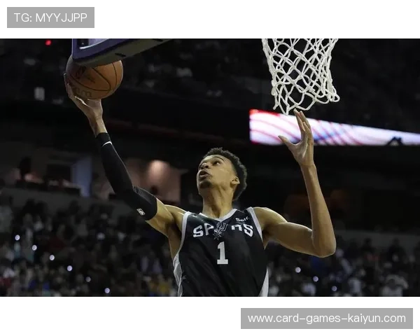 文班亚马断球快攻,马刺青年锋芒毕露